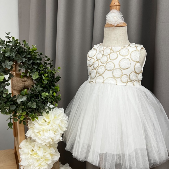 Dress - Picture 3 of 4